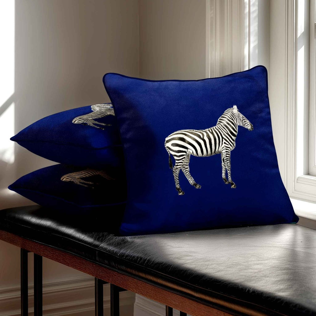 Zebra | Sustainable Velvet Cushion - Midnight 40 x 40 cm Standard by Izabela Peters